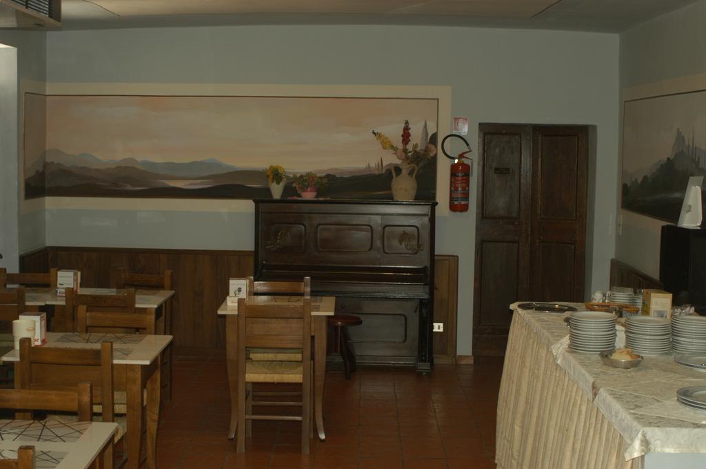 Hotel El Rancho 3*